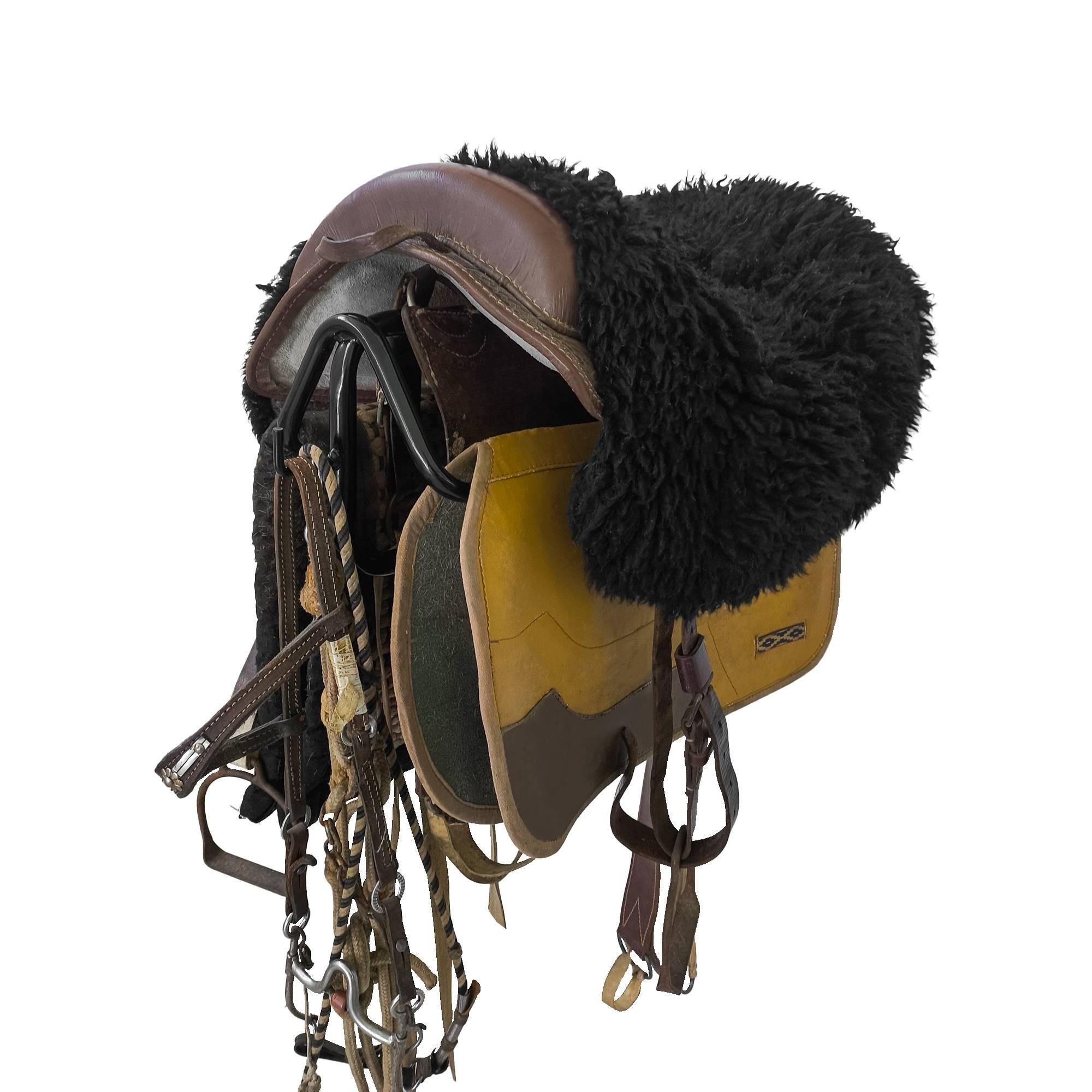 Suporte de Parede para Sela e Acessórios de Cavalo